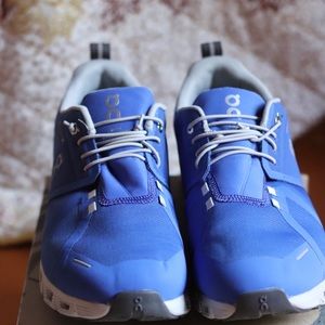 Women’s On Cloud Waterproof size 11